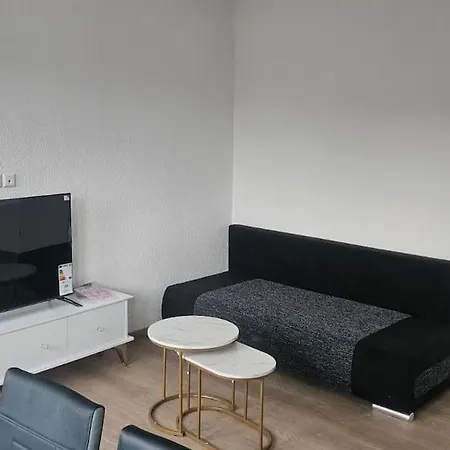 Neuewertige Mit Viel Platz In 公寓 *