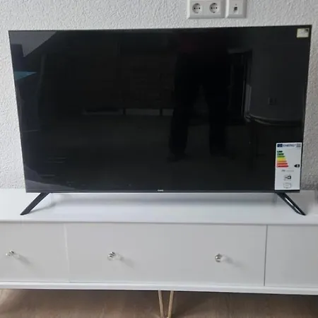 Neuewertige Mit Viel Platz In 维斯贝格