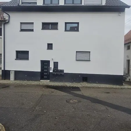 Neuewertige Mit Viel Platz In